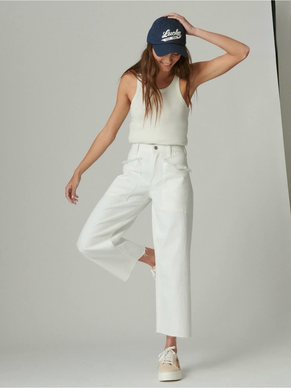 Lucky Brand Legend white High Rise Crop Jeans
New With Tags size 25 - Picture 4 of 13